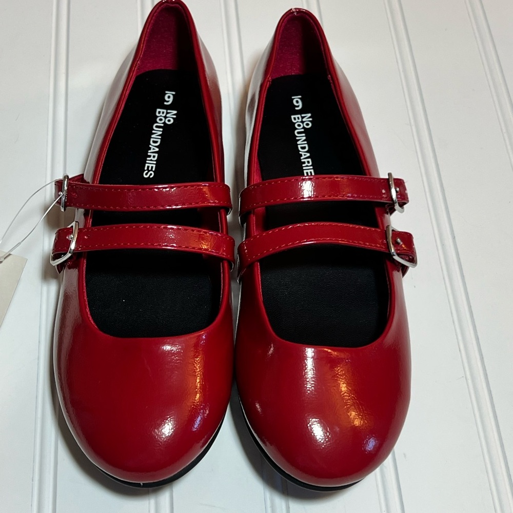 No Boundaries Women's Size 6 Shiny Red Dress Shoes NWT